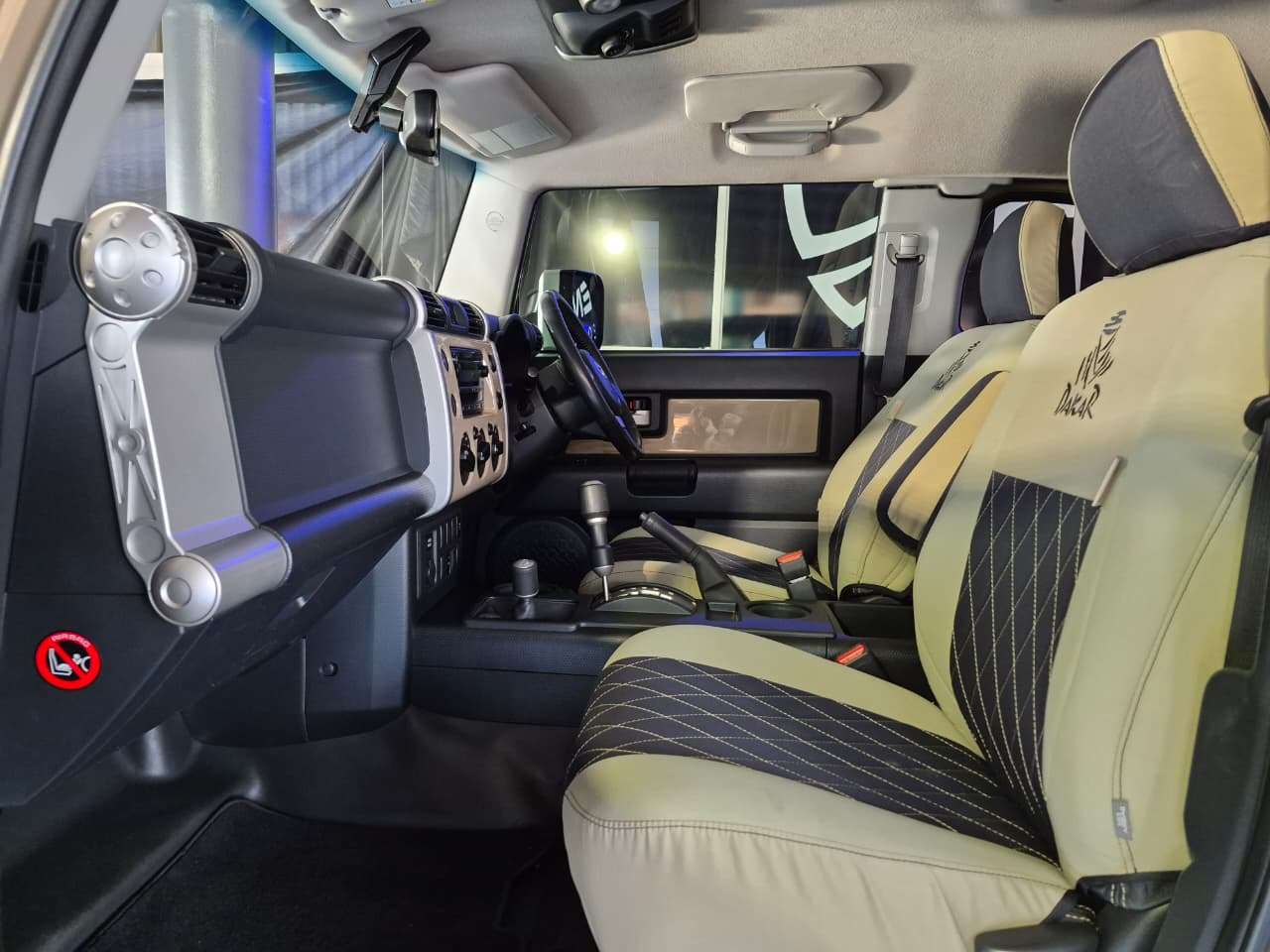 2018 Toyota Fj Cruiser image 11