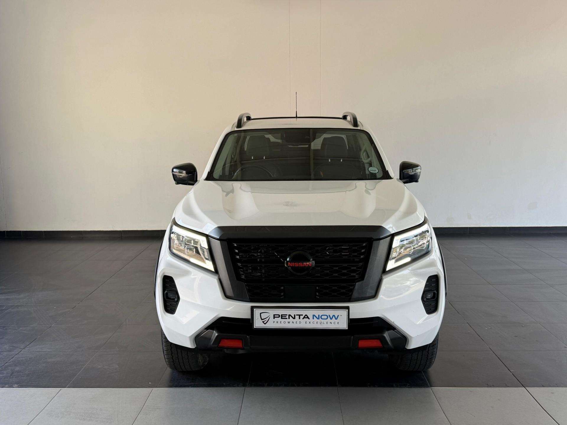 2023 Nissan Navara image 2