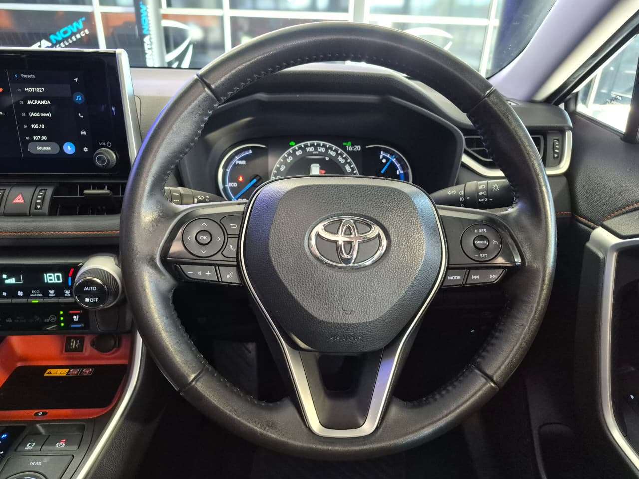 2023 Toyota Rav 4 image 8