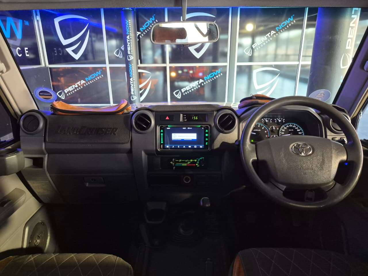 2013 Toyota Land Cruiser image 7