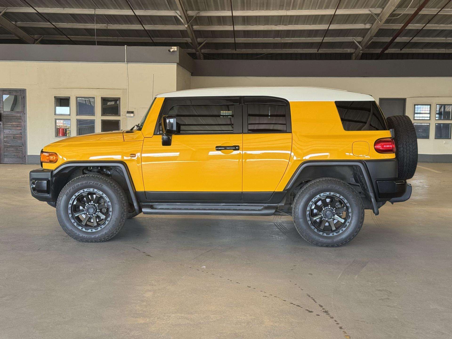 2022 Toyota Land Cruiser image 2