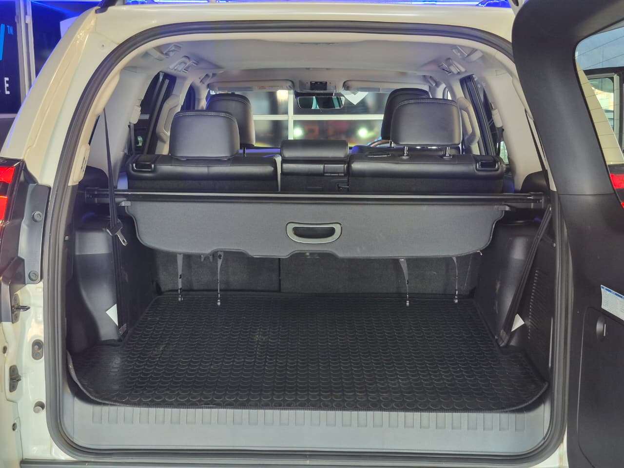 2023 Toyota Prado image 16