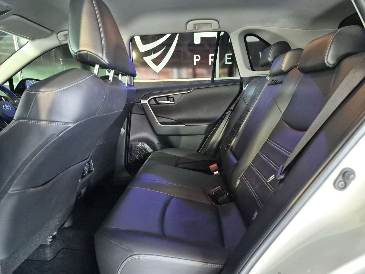 2020 Toyota Rav4 image 12