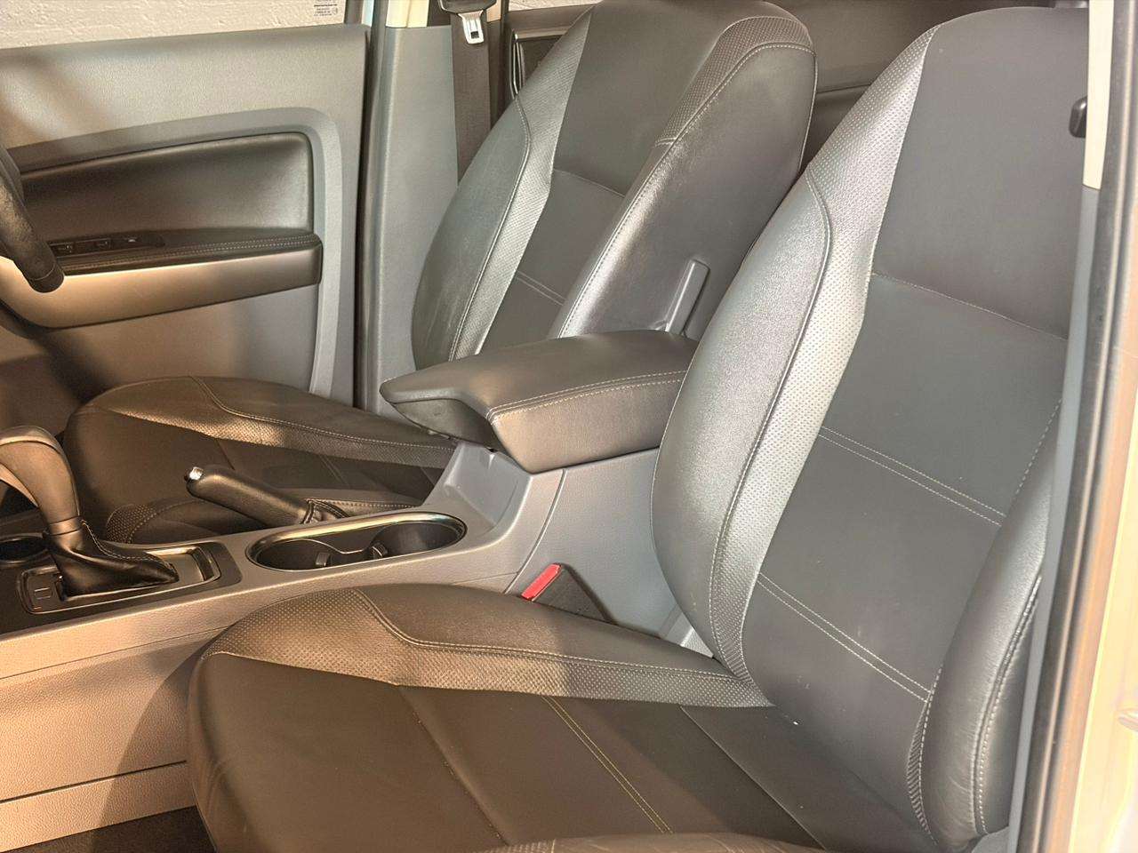2018 Ford Everest image 15