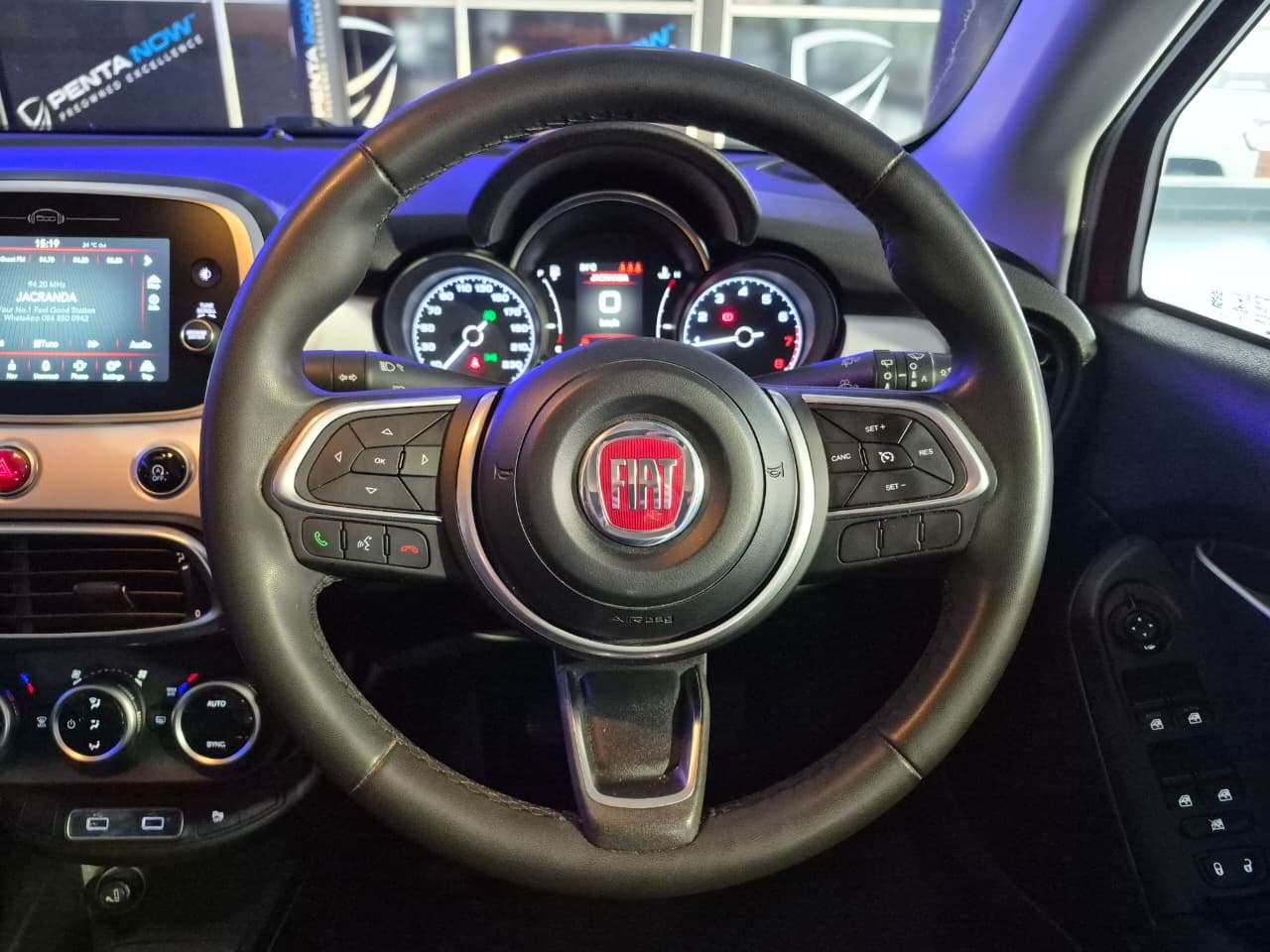 2021 Fiat 500x image 8