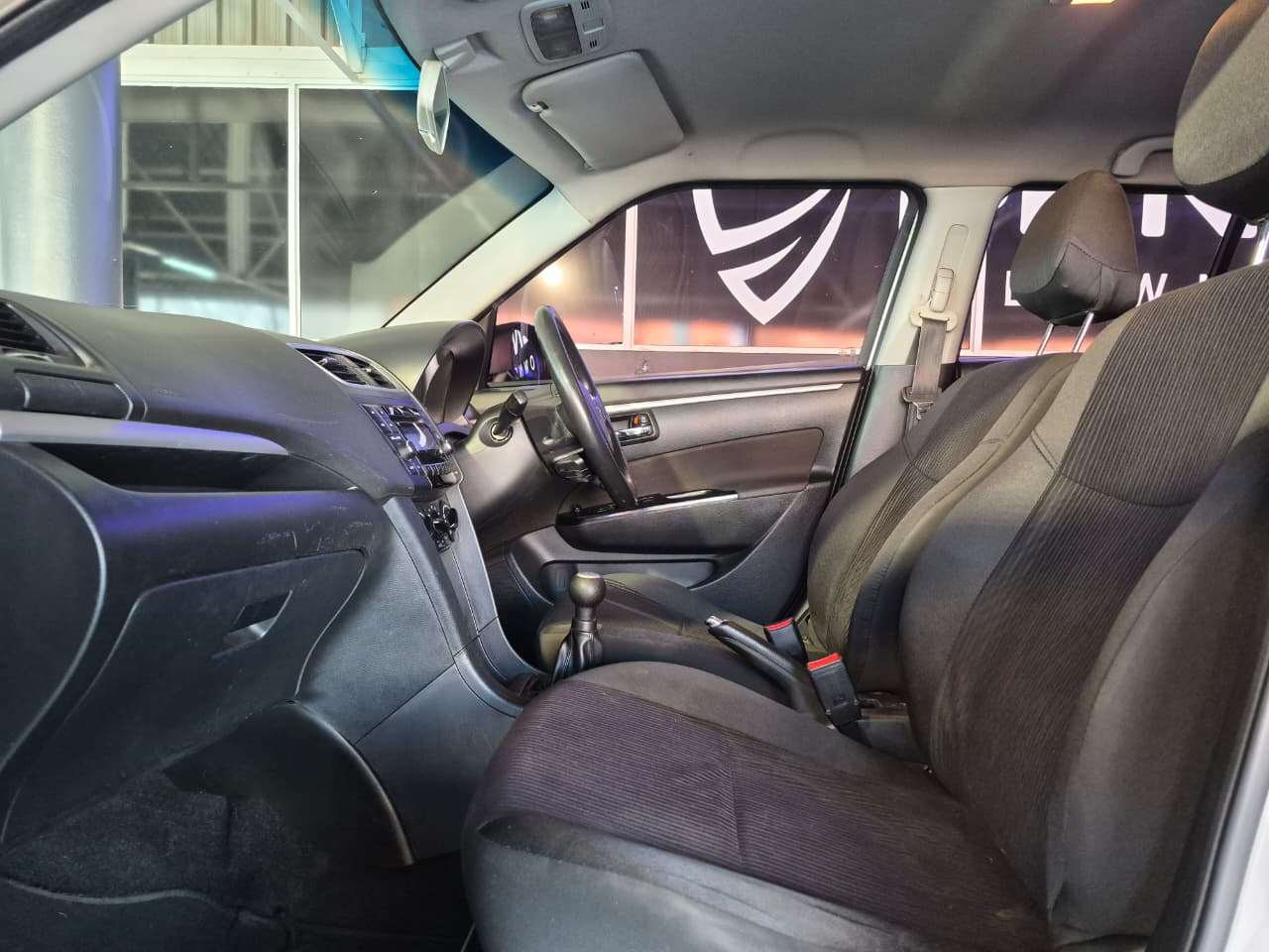 2018 Suzuki Swift image 12