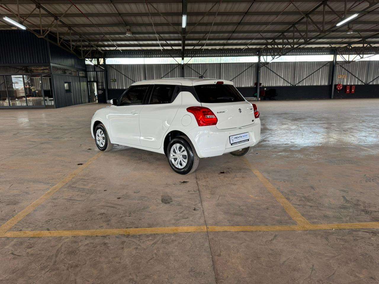 2022 Suzuki Swift image 5