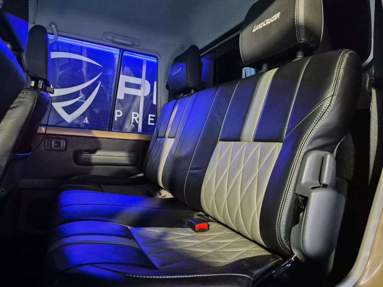 2021 Toyota Land Cruiser image 13