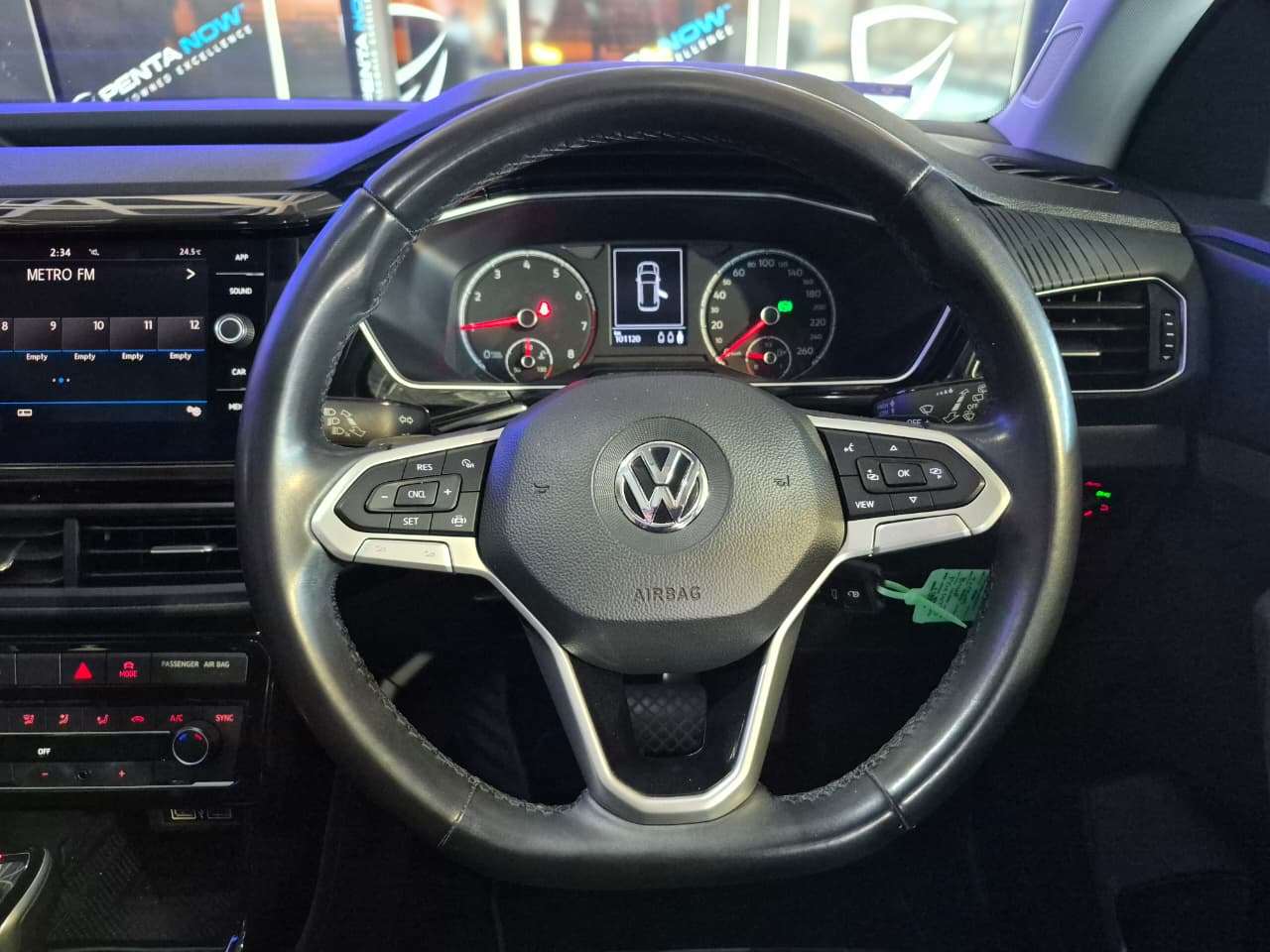 2020 Volkswagen T-cross image 8