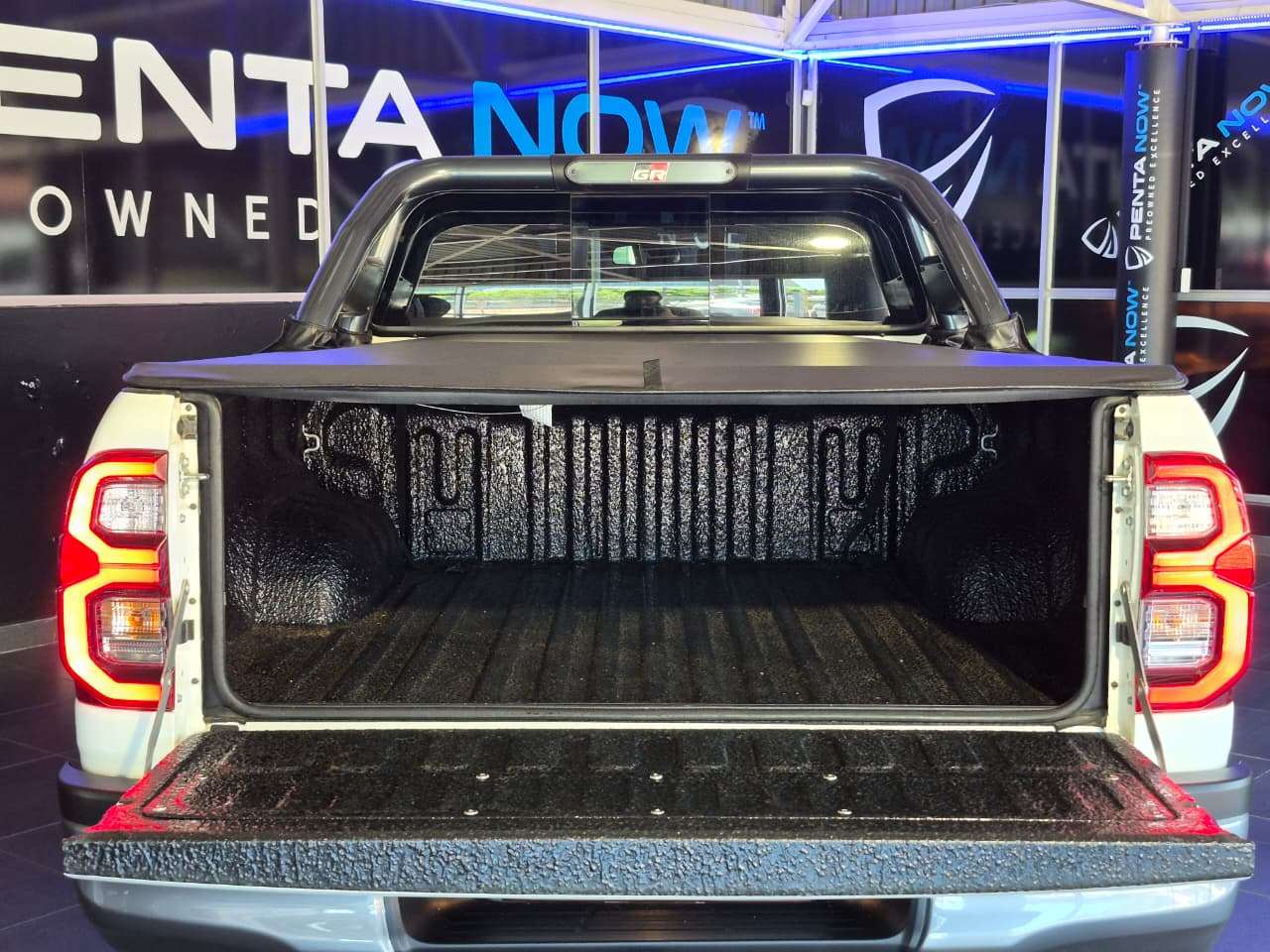 2023 Toyota Hilux image 16