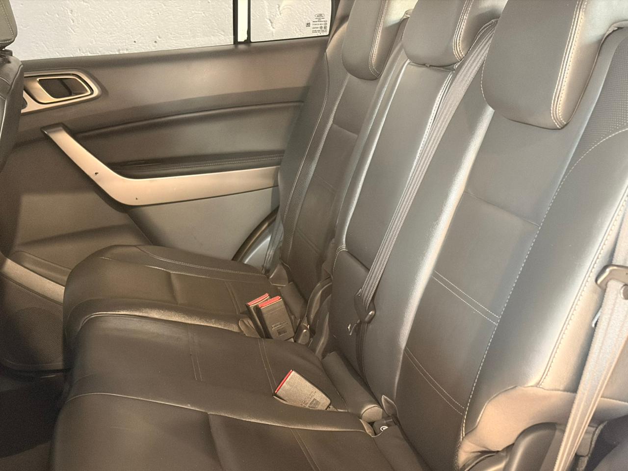 2018 Ford Everest image 16