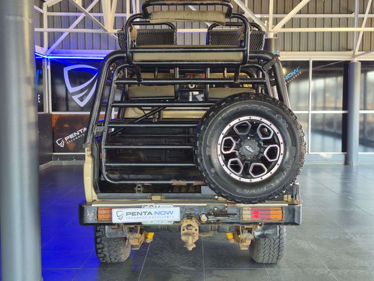 2013 Toyota Land Cruiser image 5