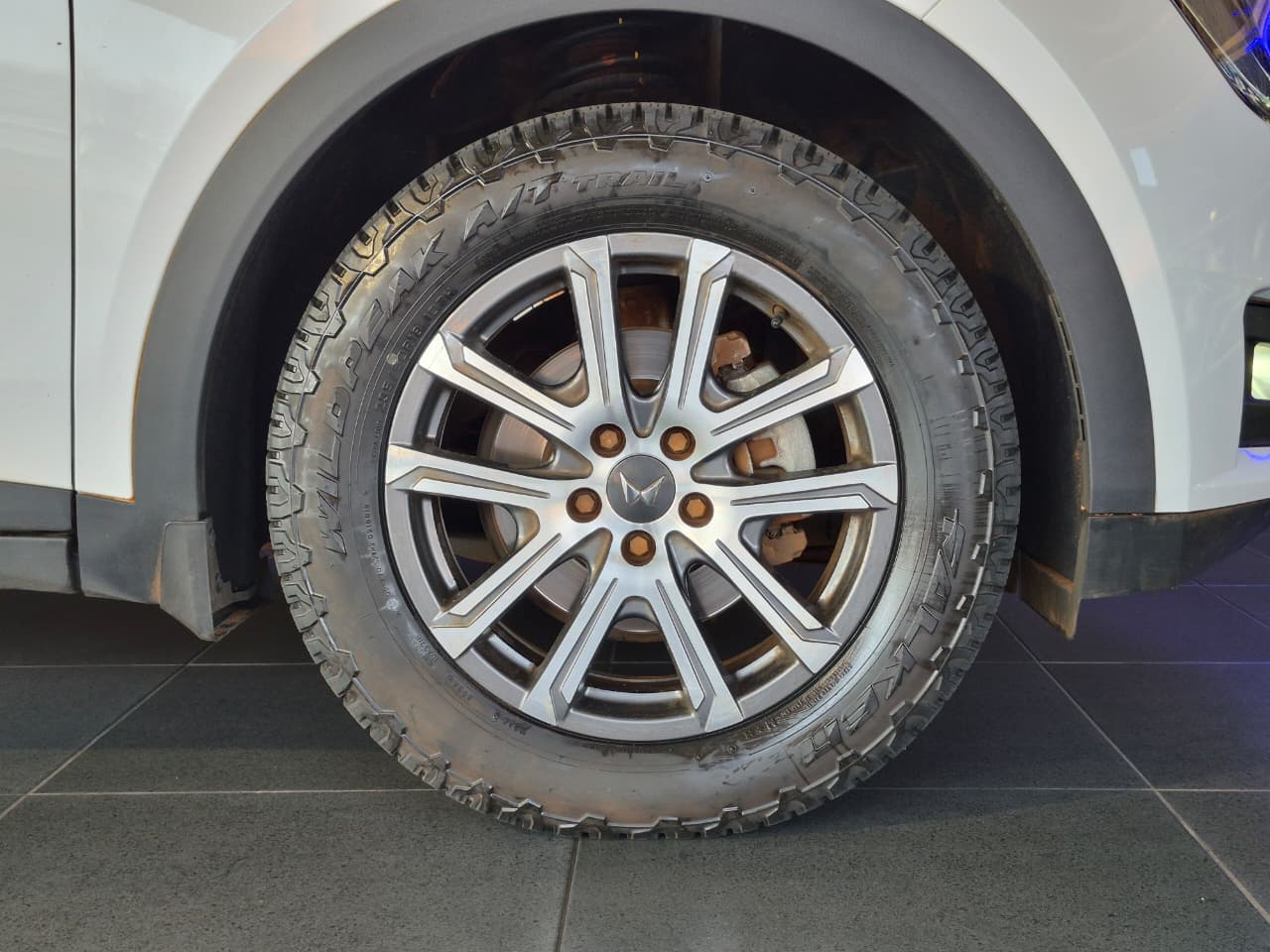 2023 Mahindra Xuv 700 image 11