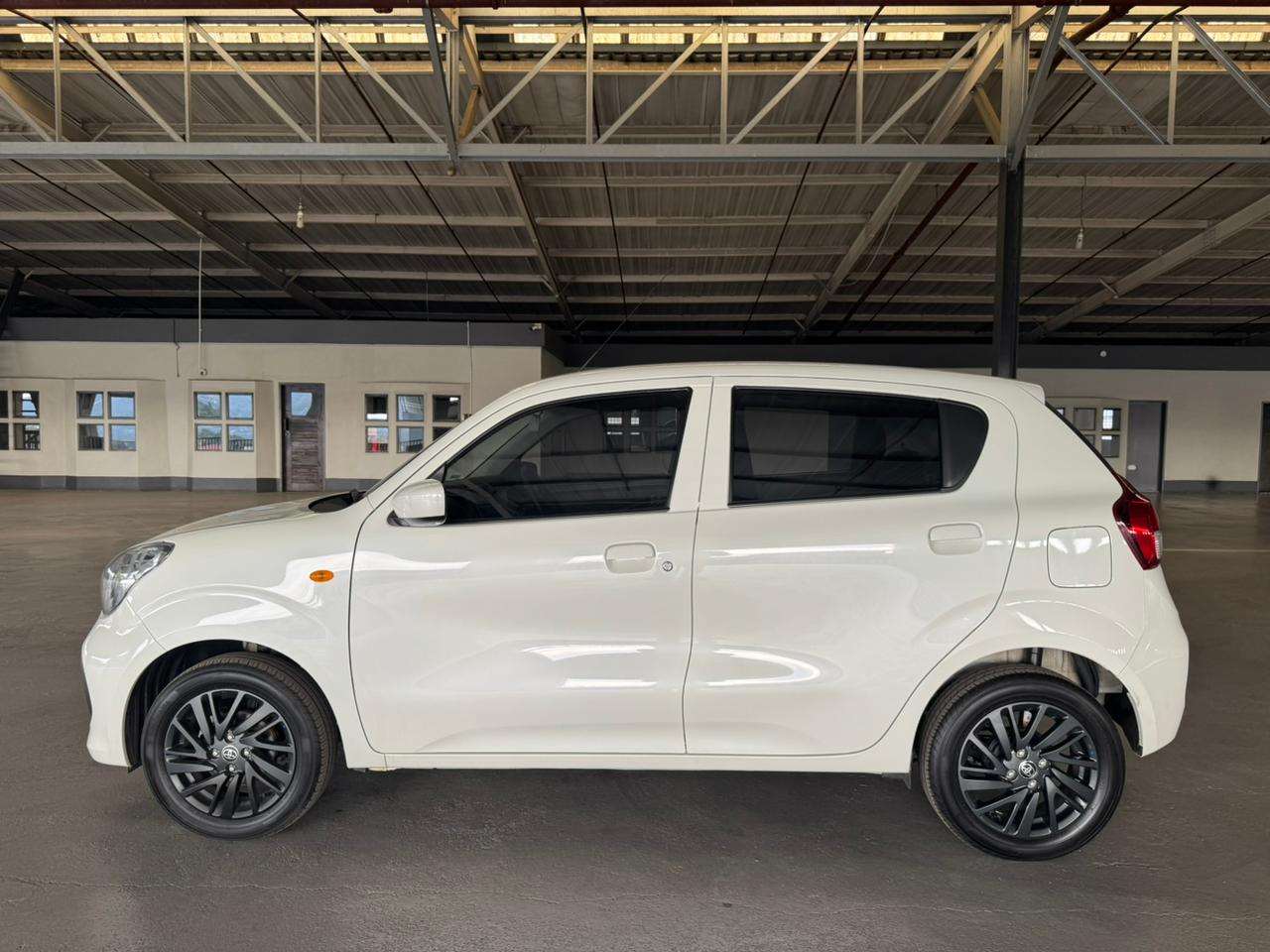 2024 Toyota Vitz image 2