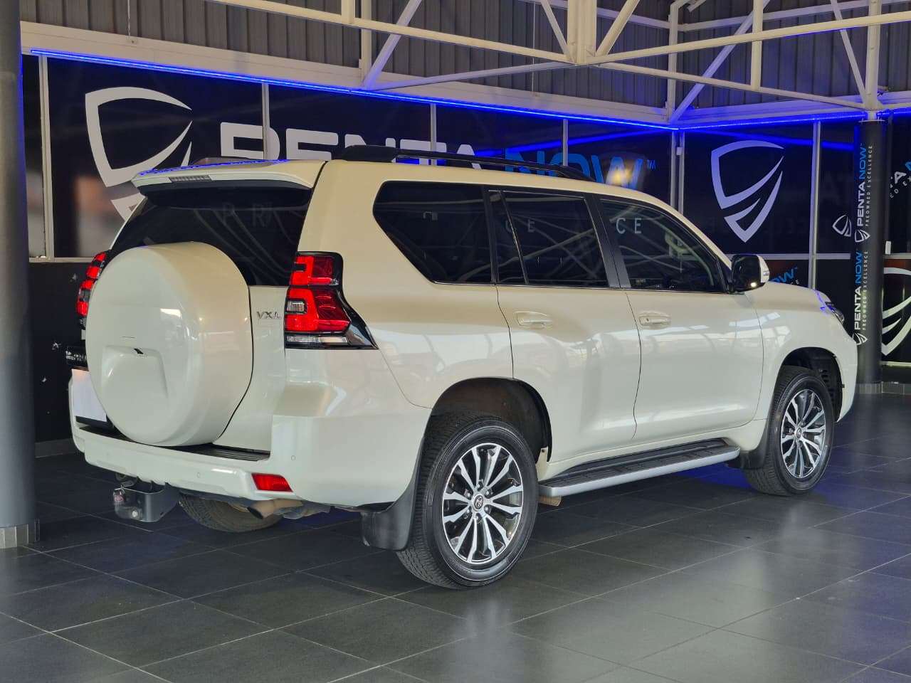2023 Toyota Prado image 6