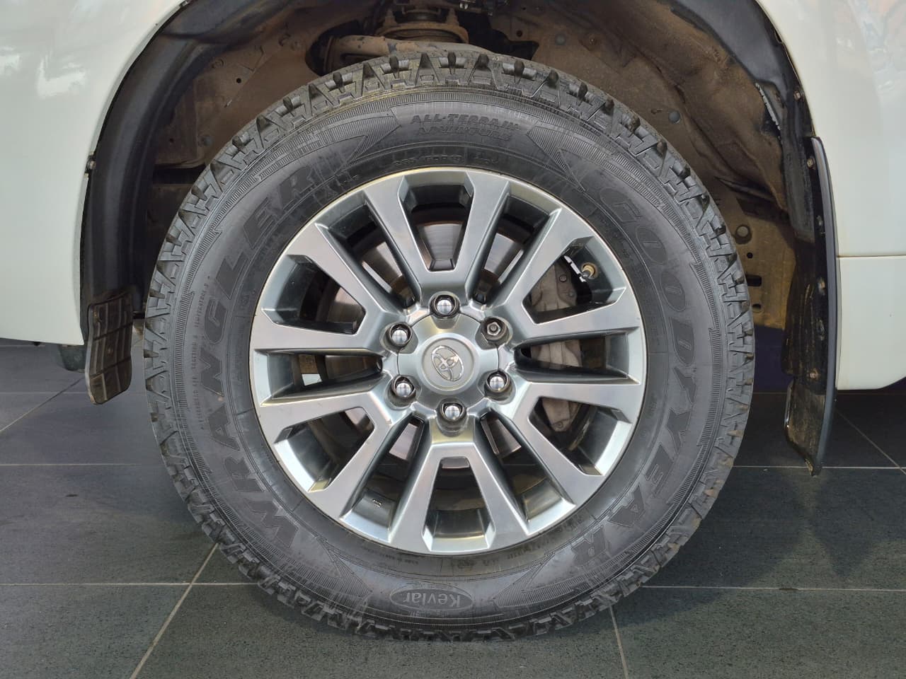 2019 Toyota Prado image 11