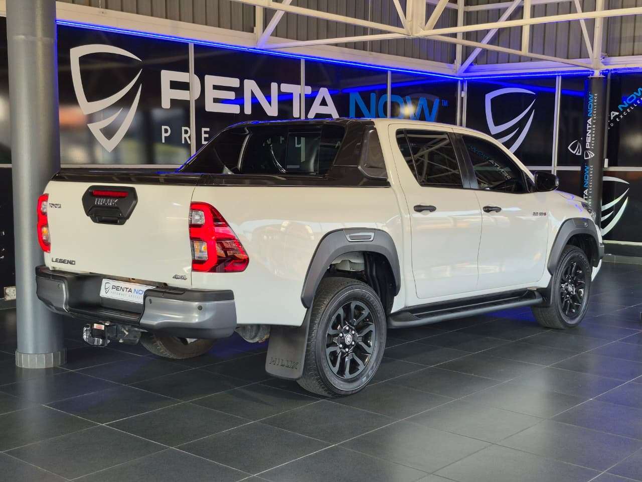 2025 Toyota Hilux image 6