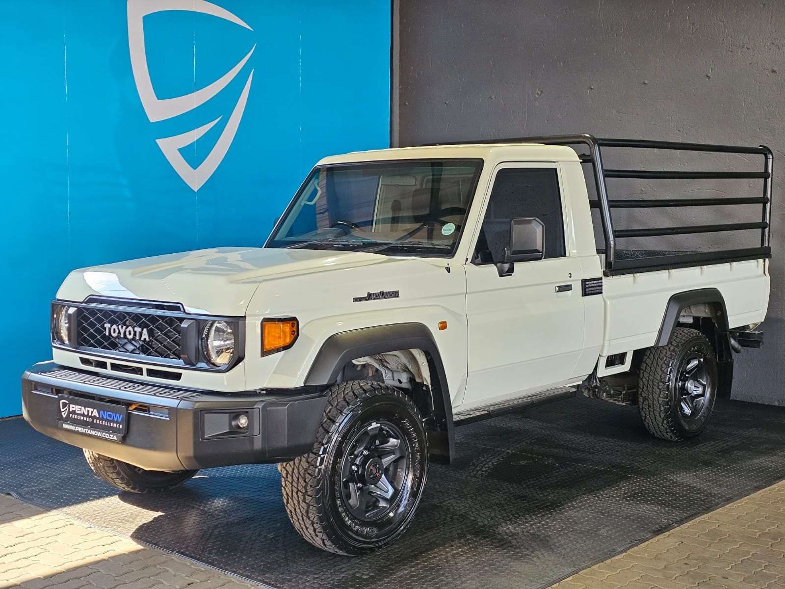 2025 Toyota Land Cruiser image 3