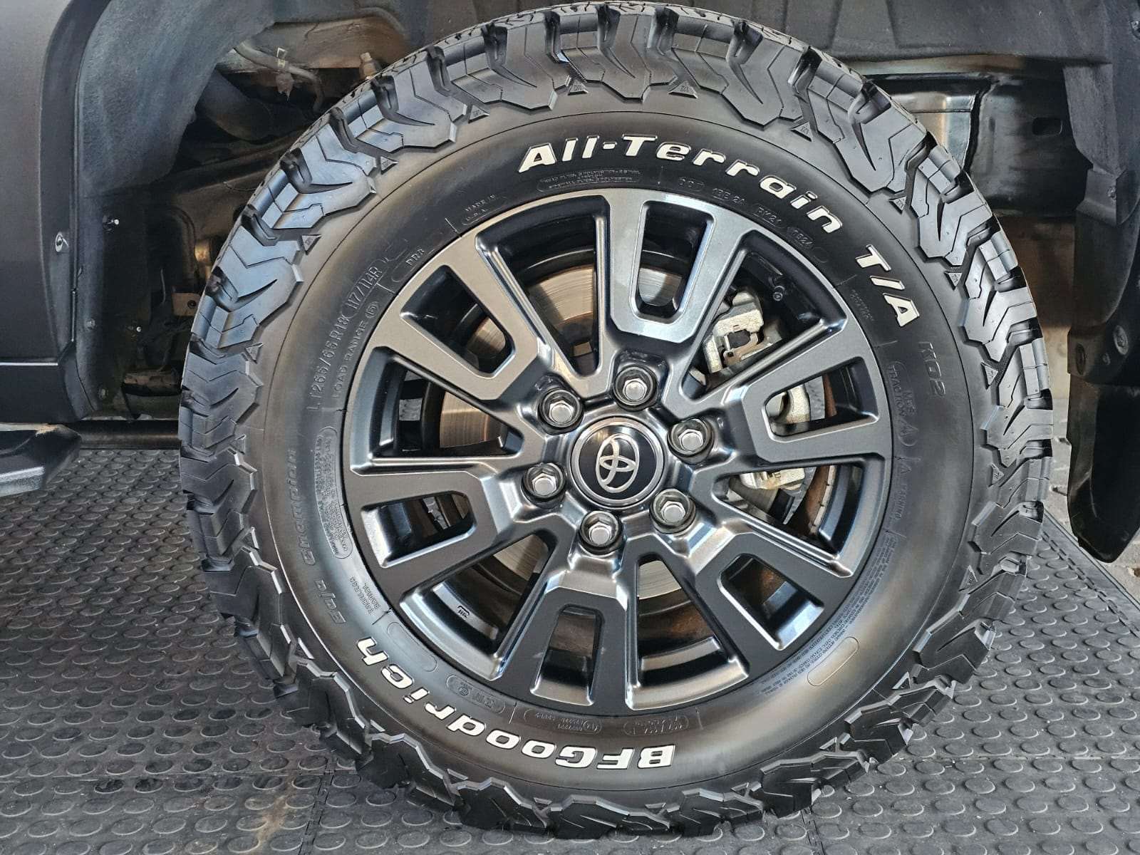 2024 Toyota Prado image 16