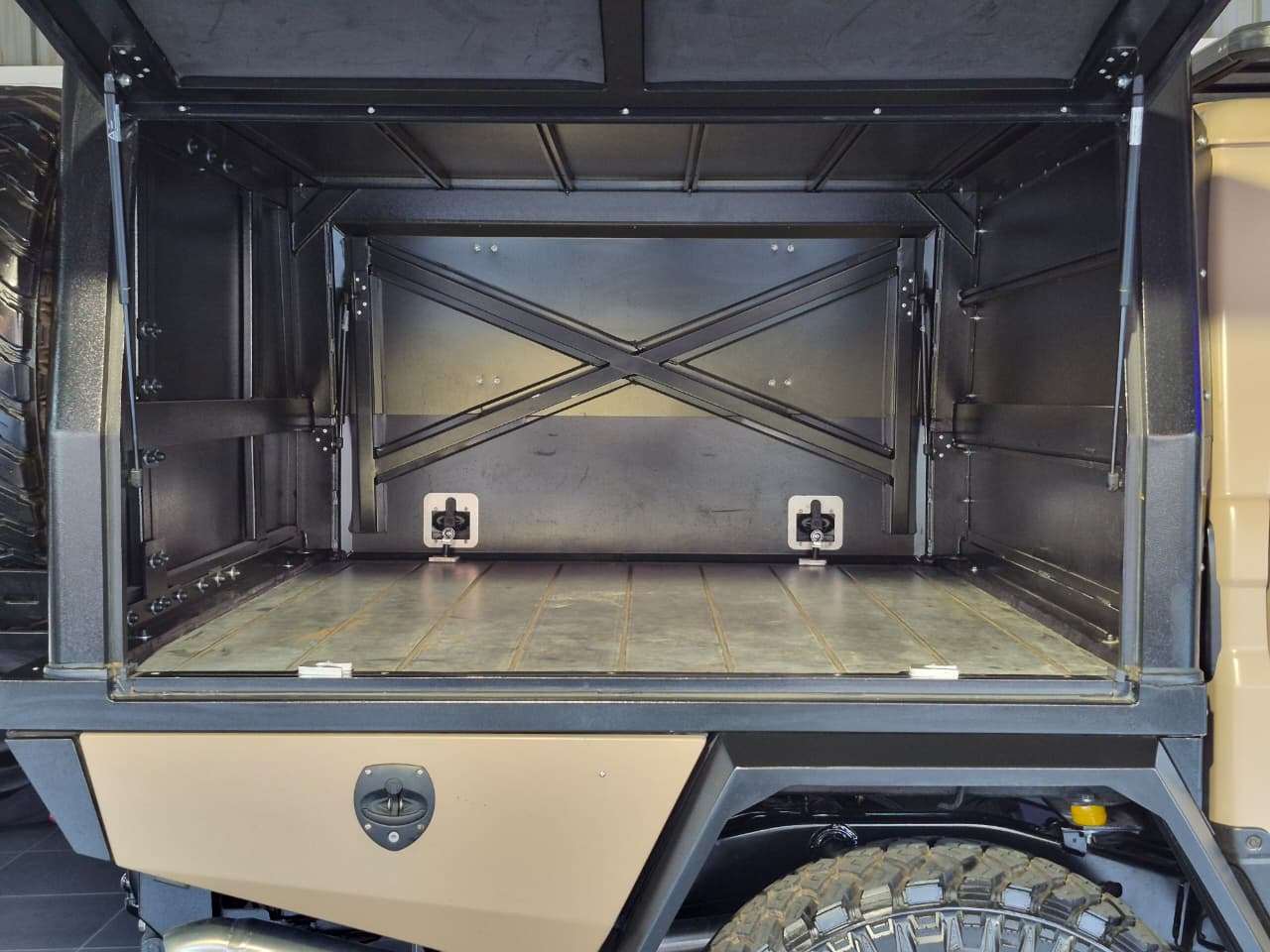 2021 Toyota Land Cruiser image 15