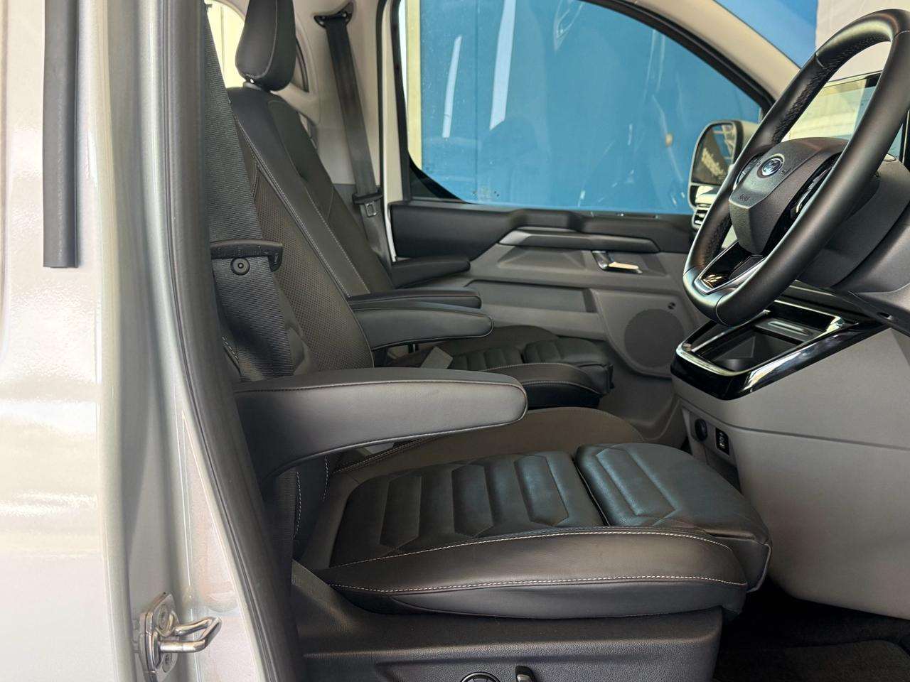 2026 Ford Tourneo image 13