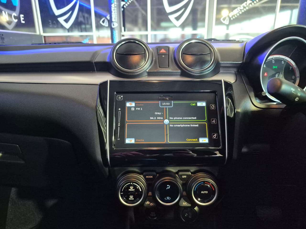 2022 Suzuki Swift image 9