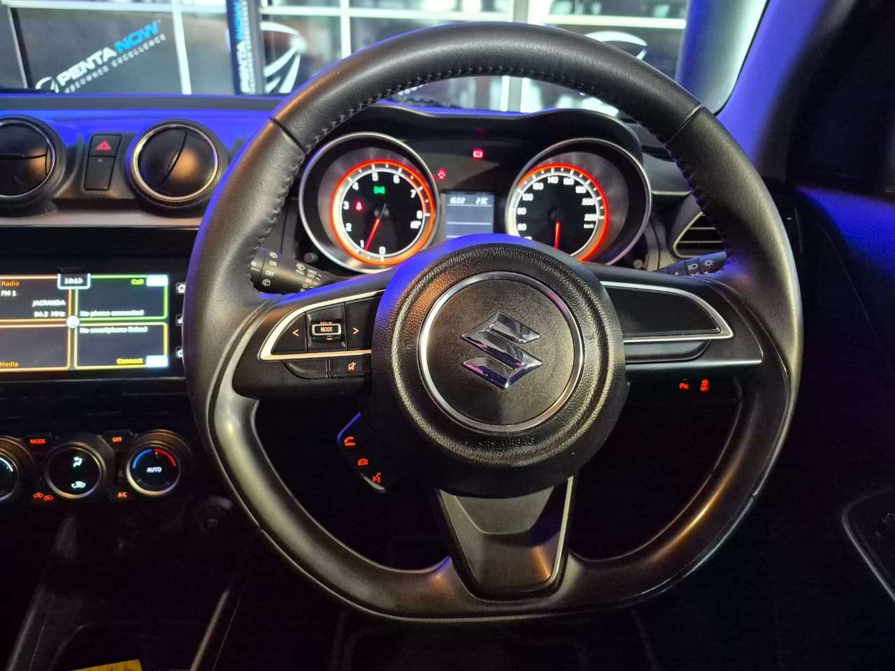 2023 Suzuki Swift image 8