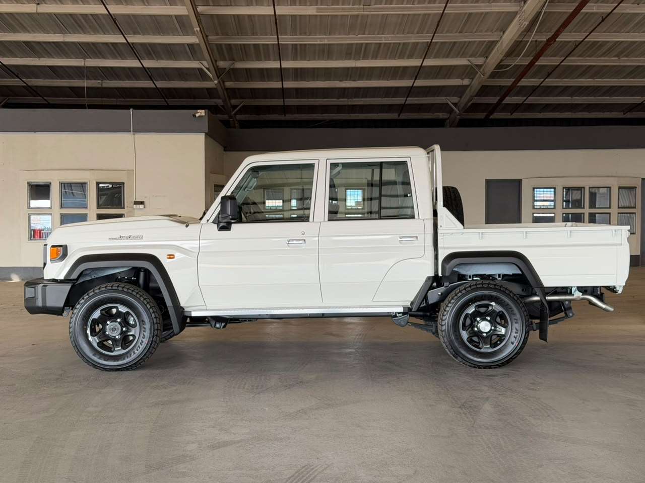 2026 Toyota Land Cruiser 79 image 2