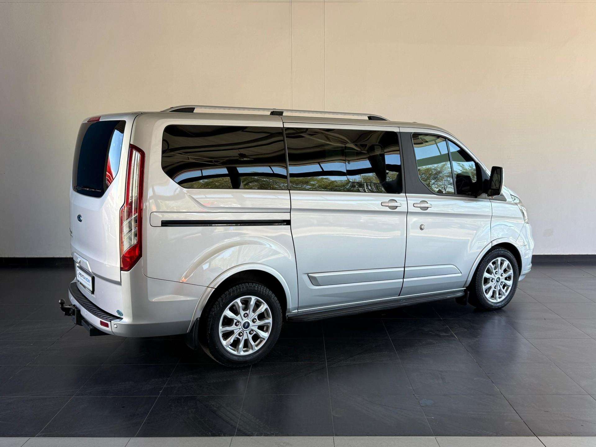 2023 Ford Tourneo image 6