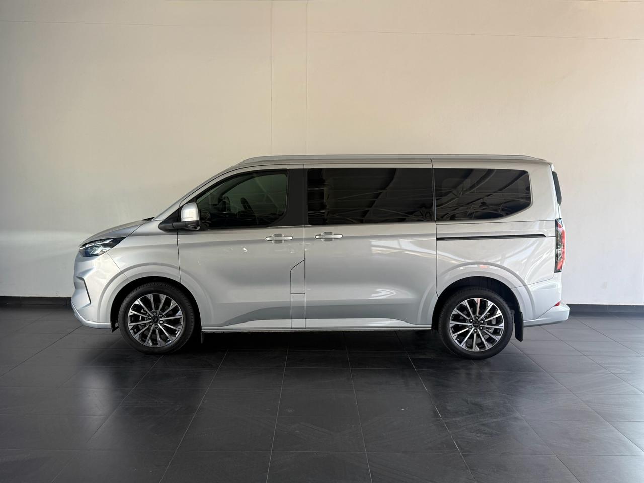 2026 Ford Tourneo image 5