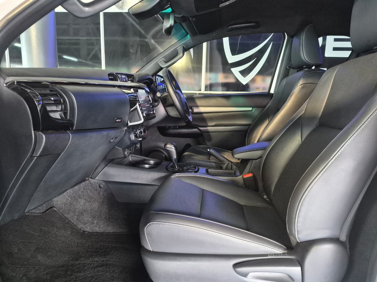 2025 Toyota Hilux image 11