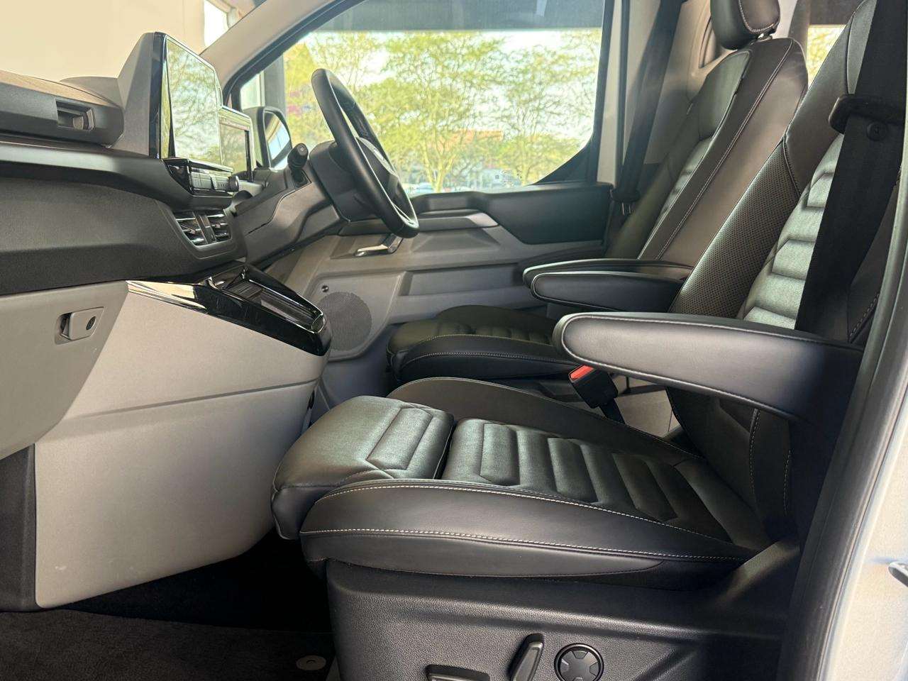 2026 Ford Tourneo image 14