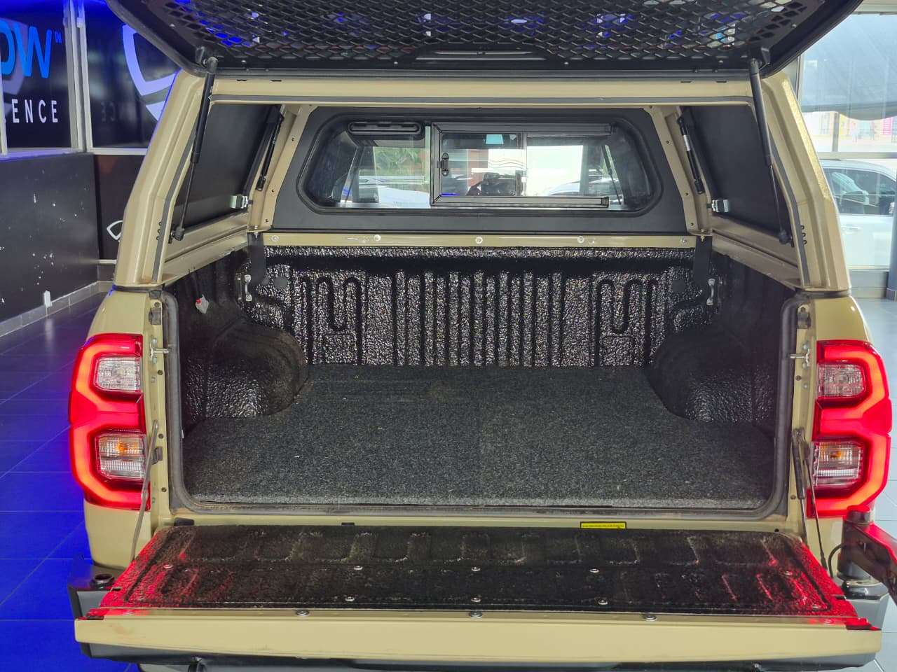 2024 Toyota Hilux 2016 On image 12
