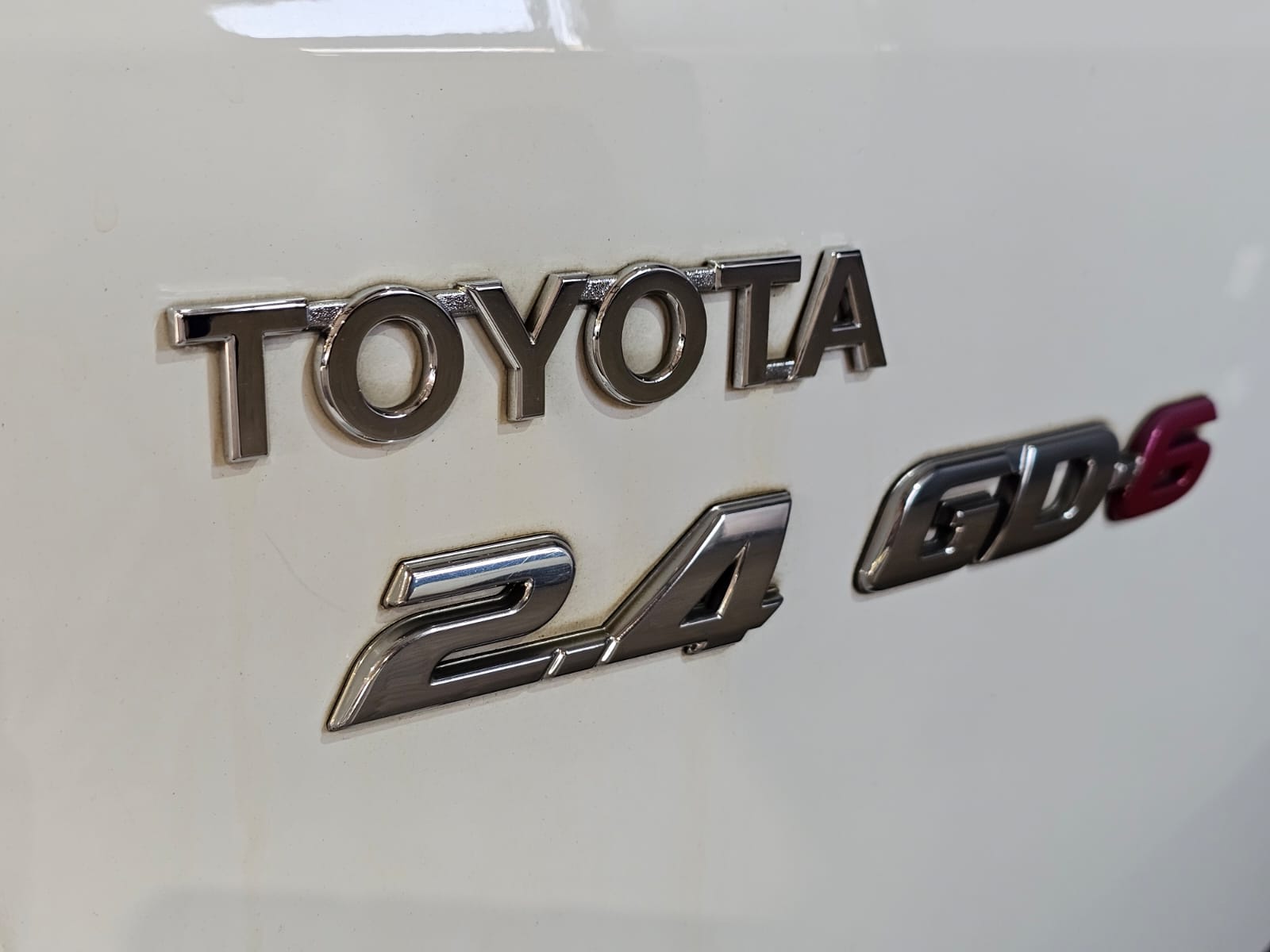 2018 Toyota Fortuner image 6