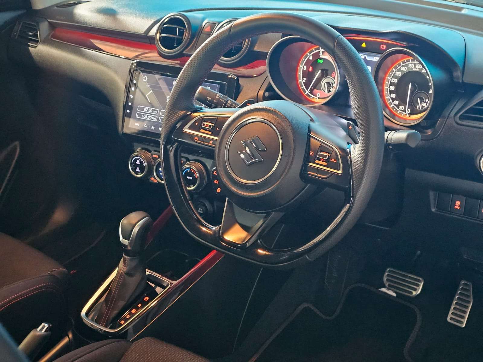2025 Suzuki Swift image 11