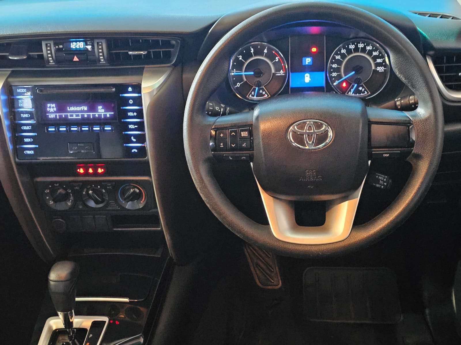 2018 Toyota Fortuner image 8