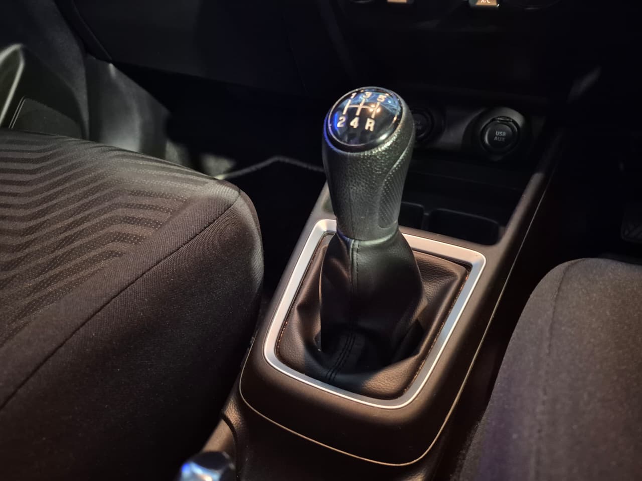 2023 Suzuki Swift image 9
