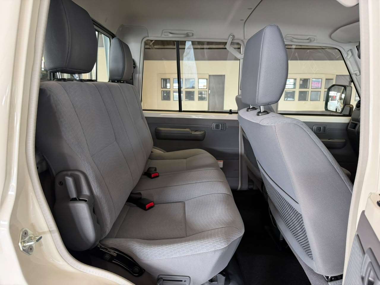 2026 Toyota Land Cruiser 79 image 10