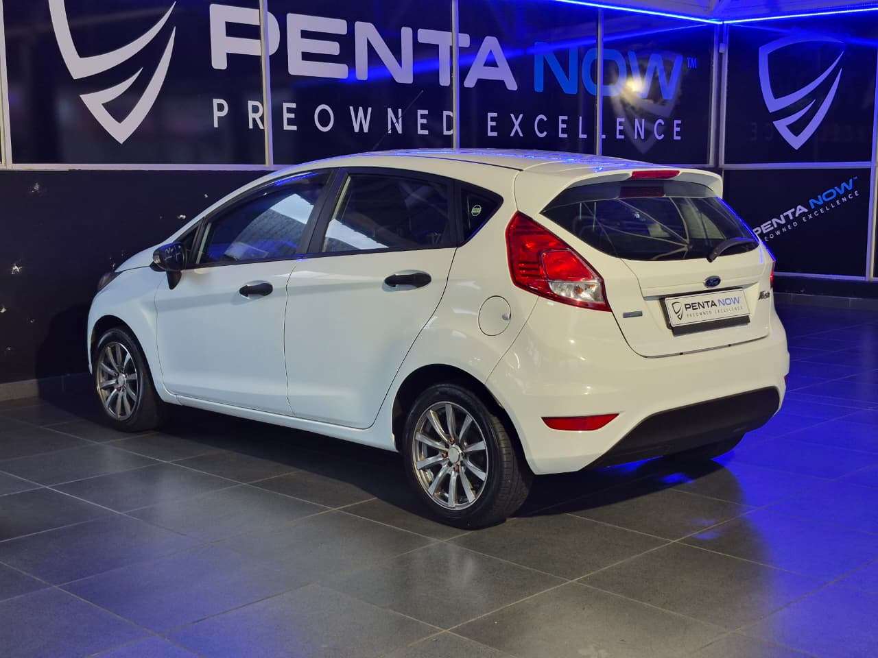 2016 Ford Fiesta image 4