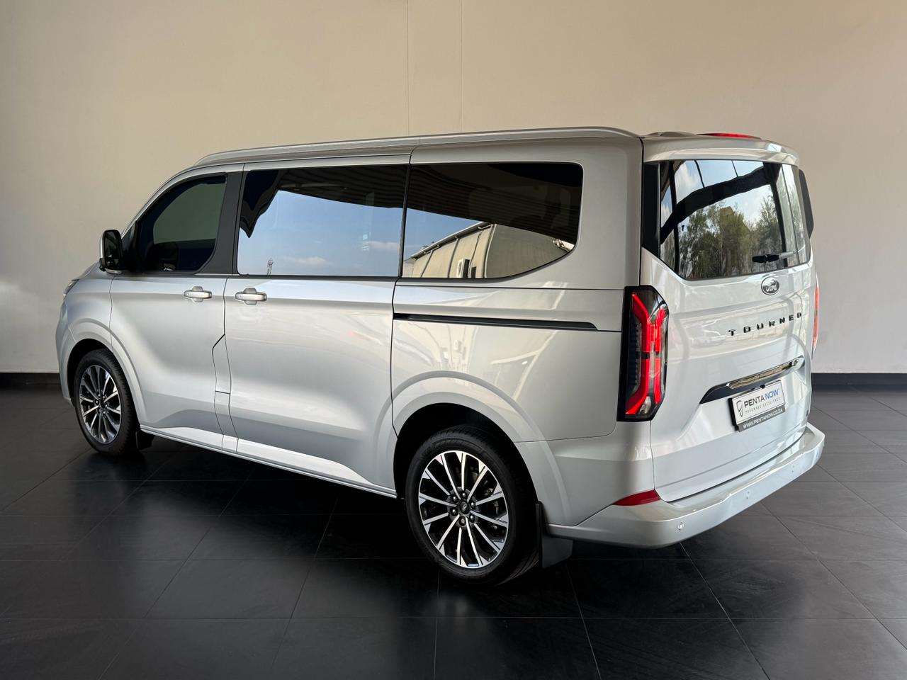 2026 Ford Tourneo image 9