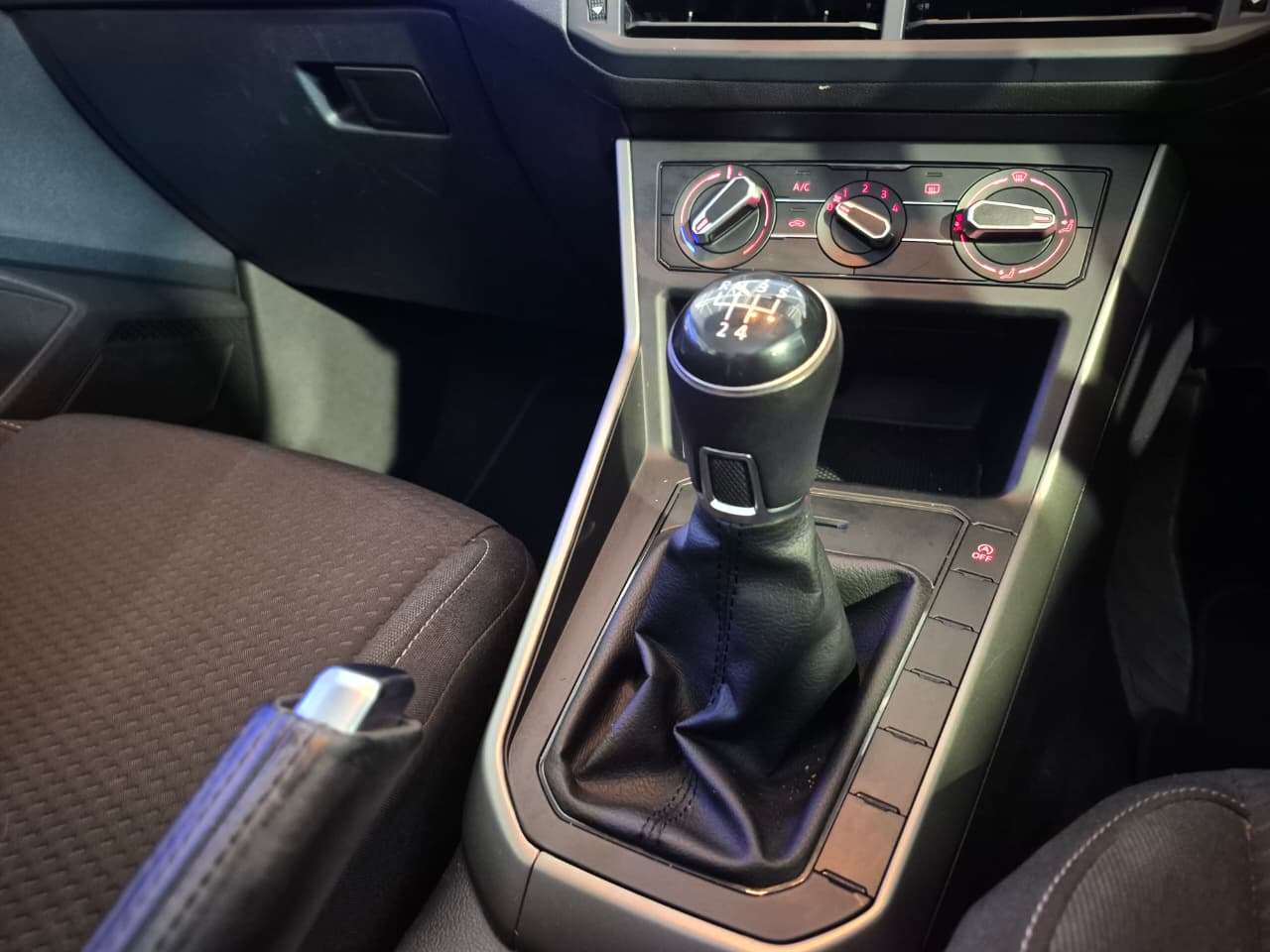2018 Volkswagen Polo image 9