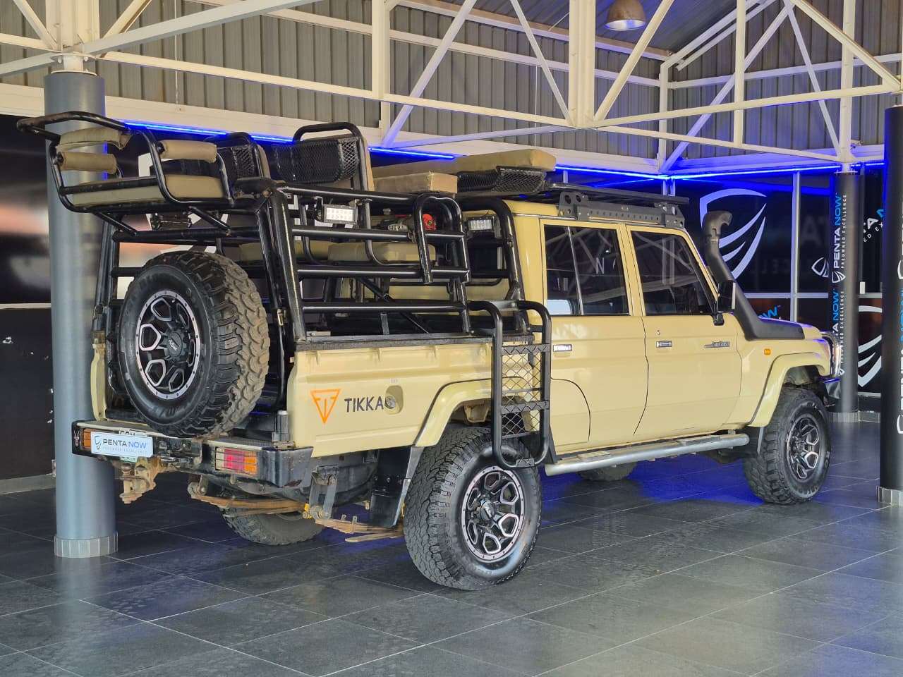 2013 Toyota Land Cruiser image 6