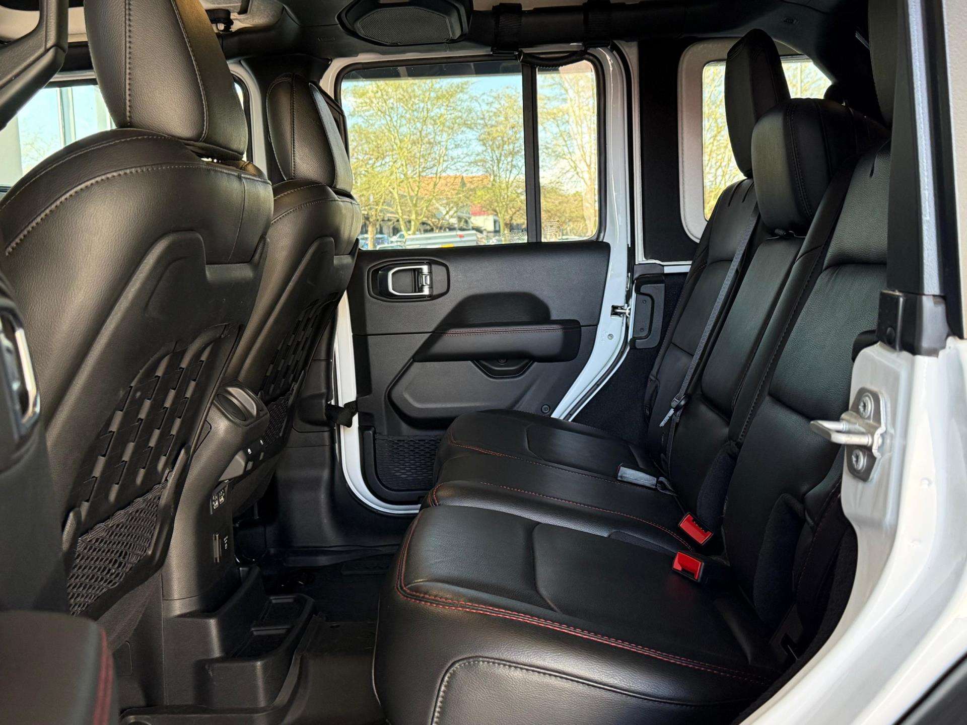 2023 Jeep Sport image 16