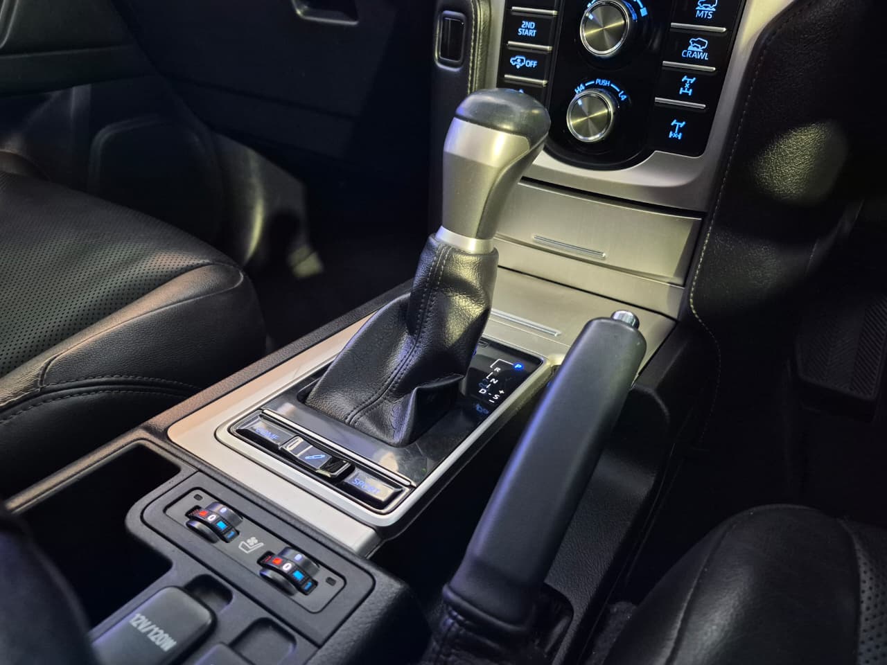 2019 Toyota Prado image 9