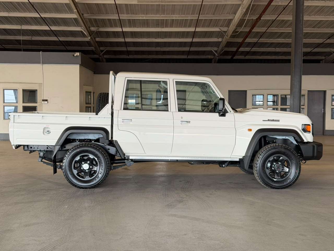 2026 Toyota Land Cruiser 79 image 6