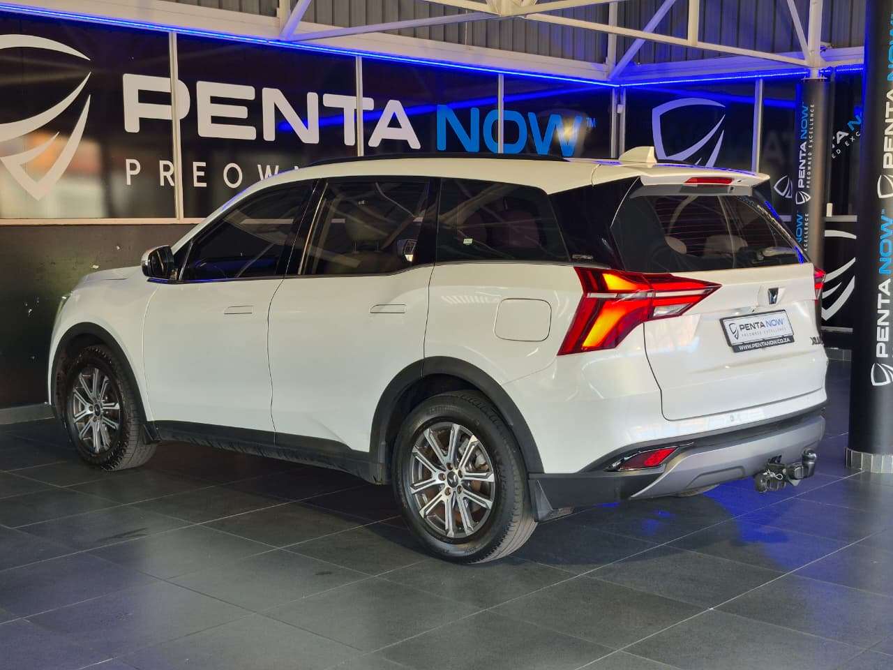 2023 Mahindra Xuv 700 image 4