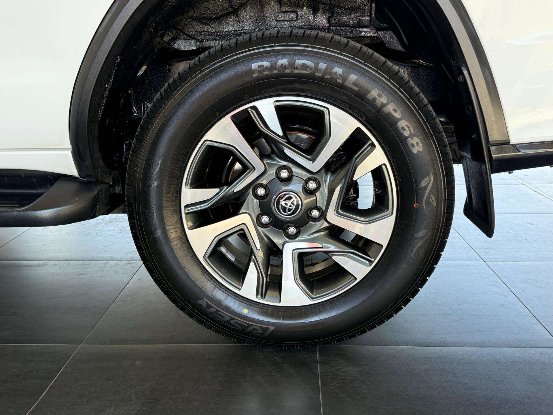 2023 Toyota Fortuner image 9