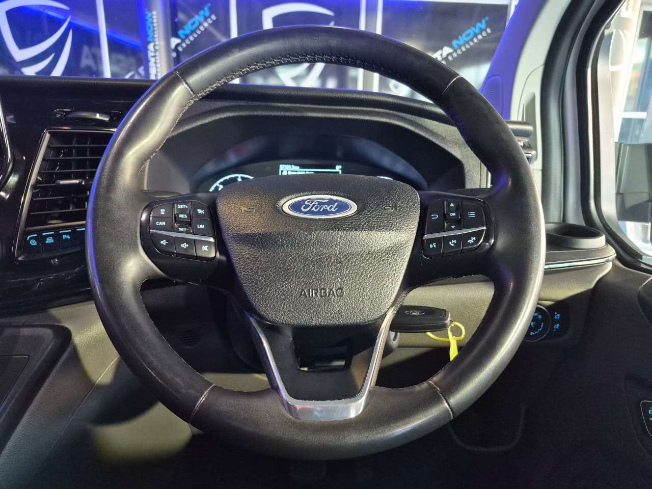 2023 Ford Tourneo image 8