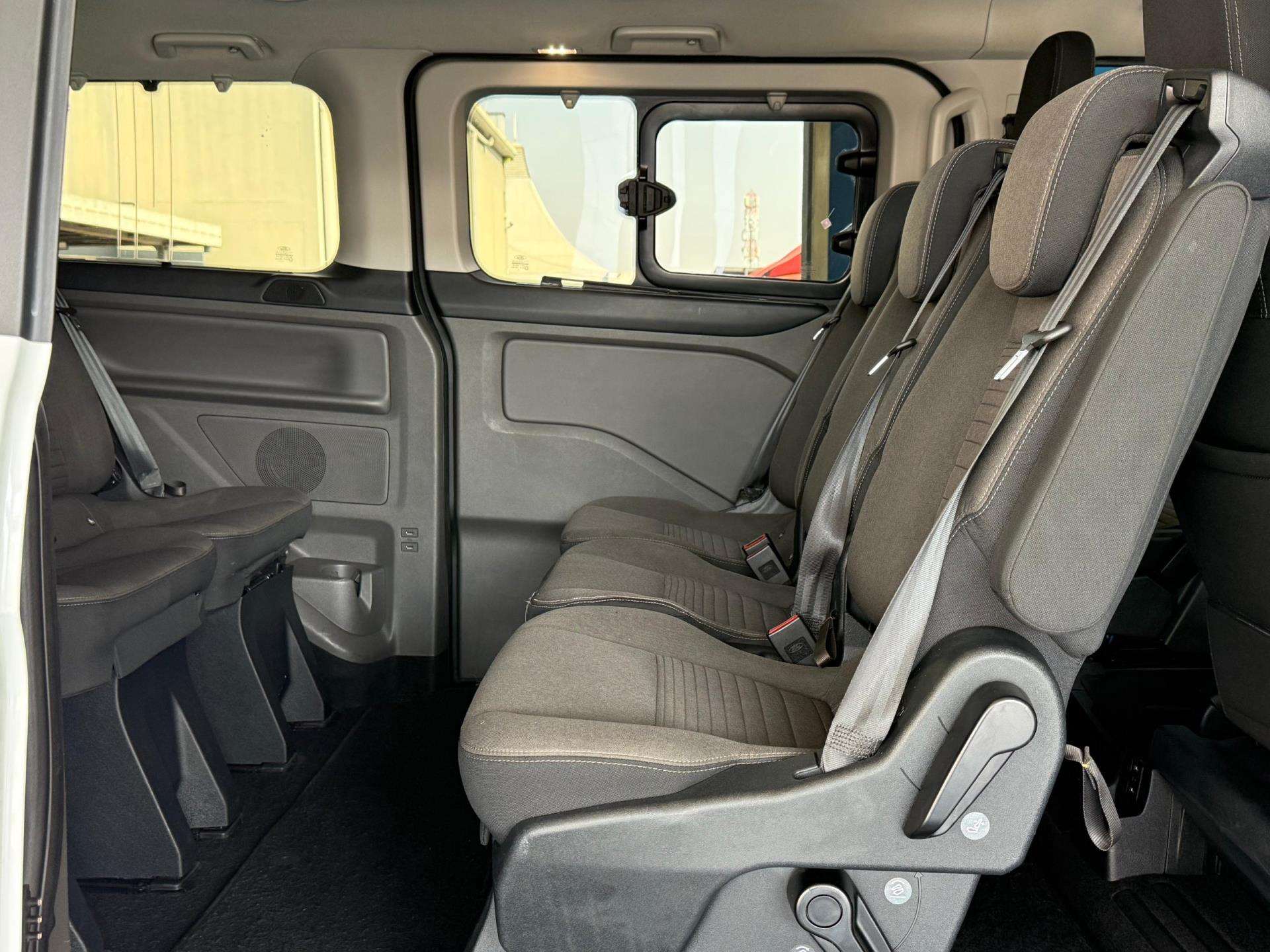 2021 Ford Tourneo image 15