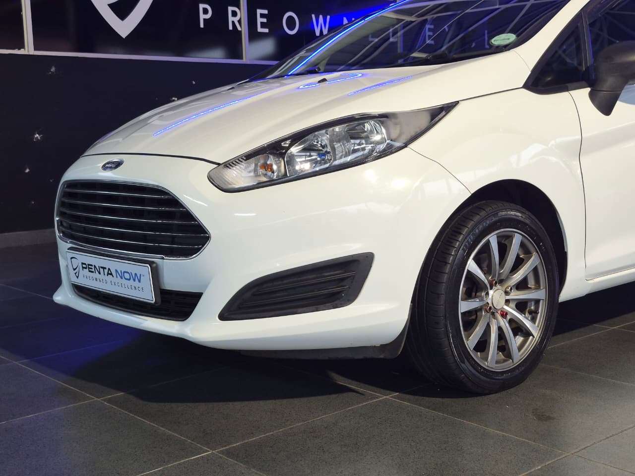2016 Ford Fiesta image 15